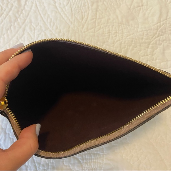 Louis Vuitton Giant Empreinte MM Pochette Turtle Dove/Tourterelle - Picture 6 of 8